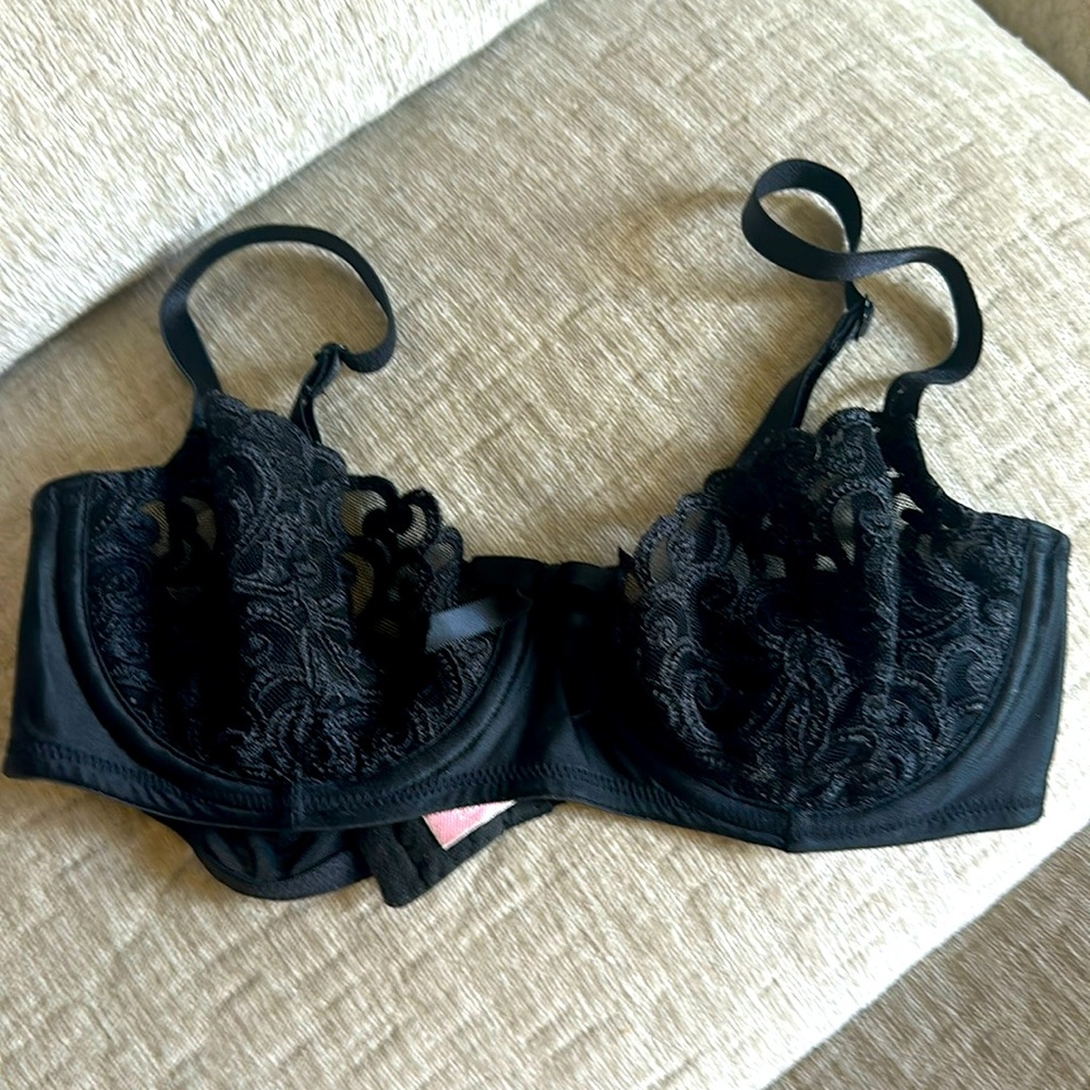 Lace cup, bra. Victoria’s Secret